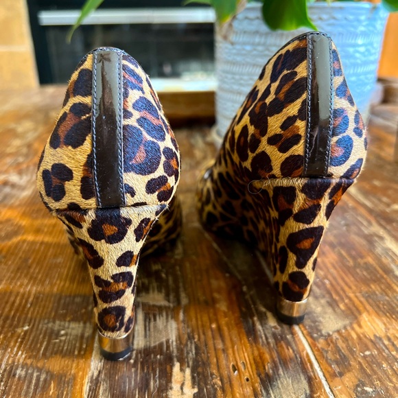 Tory Burch 9 M  Astoria calf hair leopard print wedge heels - Picture 3 of 11
